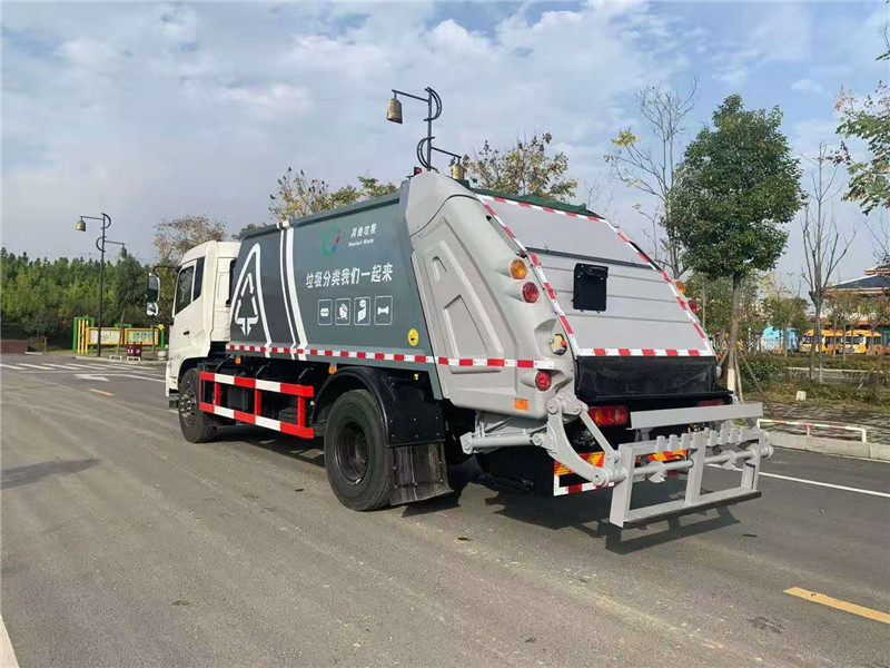 东风天锦14方压缩式垃圾车图片7