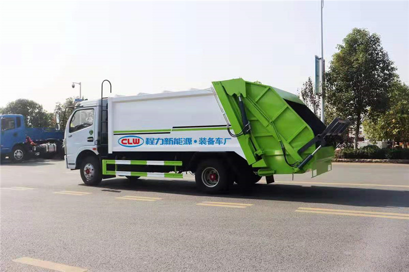 东风多利卡8方压缩式垃圾车7