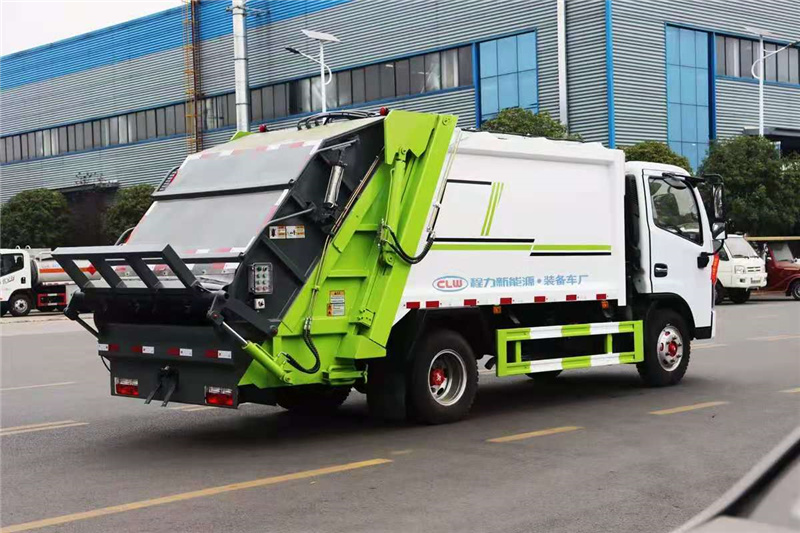 东风多利卡6方压缩式垃圾车图片7