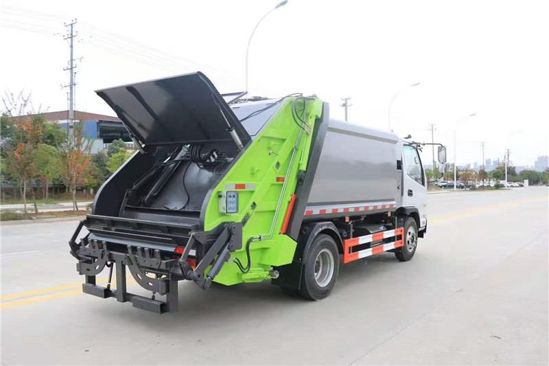 凯马6方压缩式垃圾车图片6