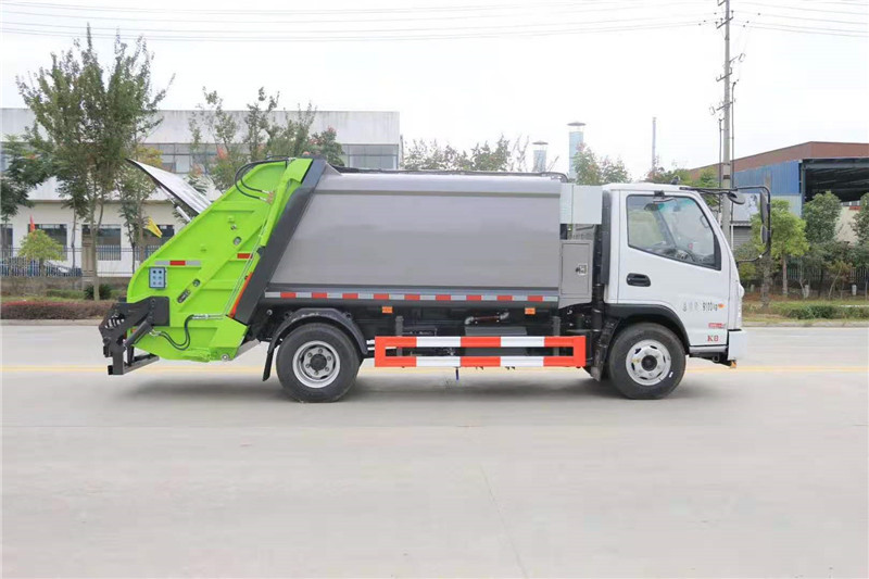 凯马6方压缩式垃圾车图片3