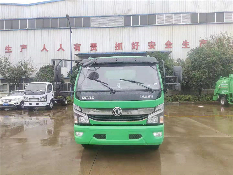 东风多利卡8方餐厨垃圾车1