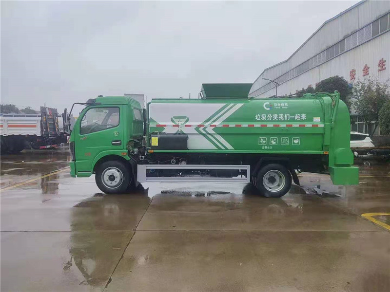 东风多利卡8方餐厨垃圾车5