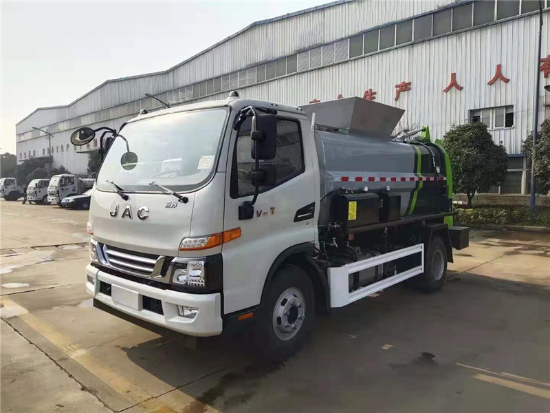 江淮骏铃6方餐厨垃圾车3