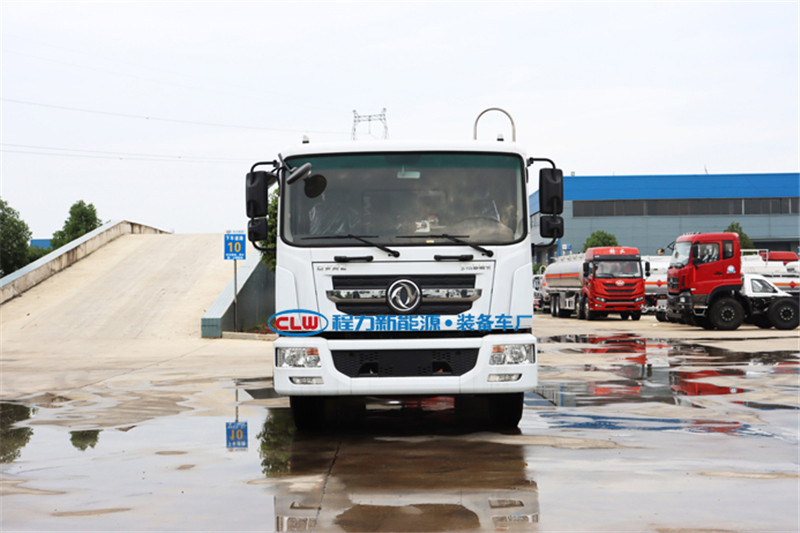 东风多利卡12方压缩式垃圾车1