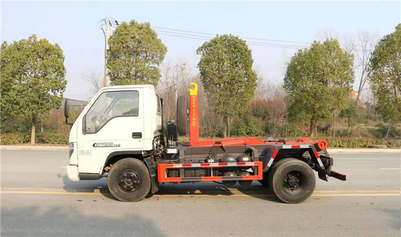 福田时代勾臂式垃圾车5