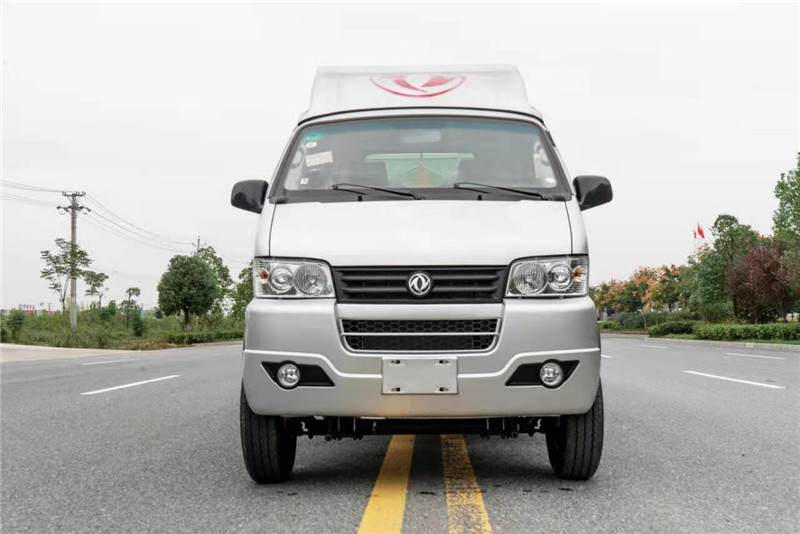 东风小霸王勾臂式垃圾车1