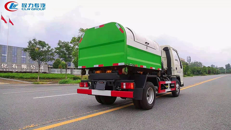 福田小卡之星勾臂式垃圾车7