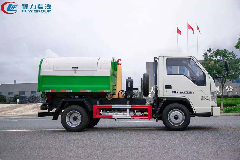 福田小卡之星勾臂式垃圾车4