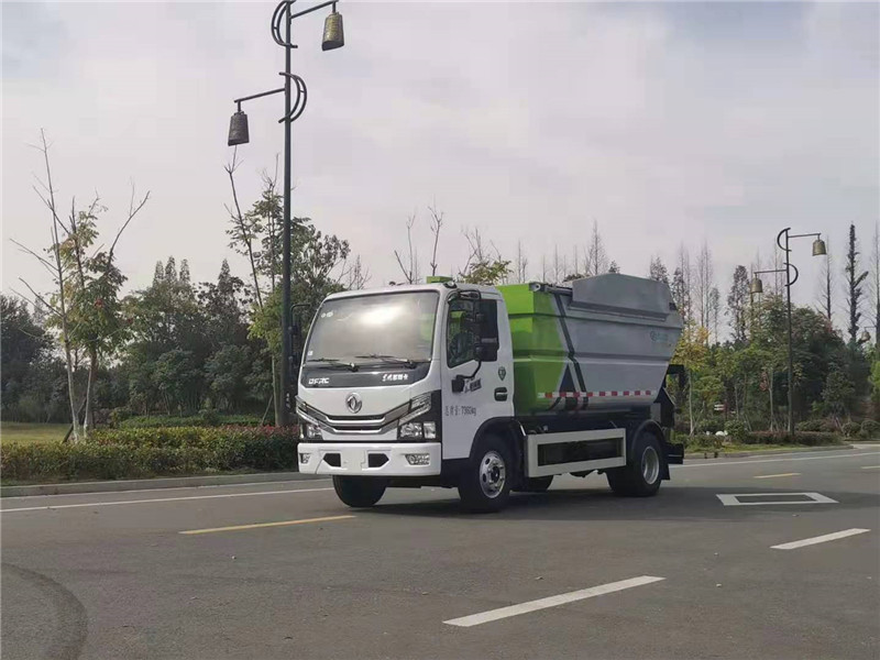 东风多利卡自装卸式垃圾车1