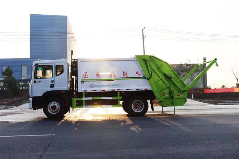东风多利卡10方压缩式垃圾车5