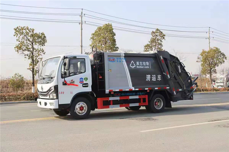 东风多利卡6方压缩式垃圾车5