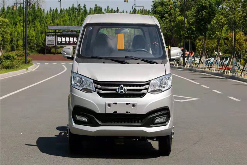 长安勾臂式垃圾车1