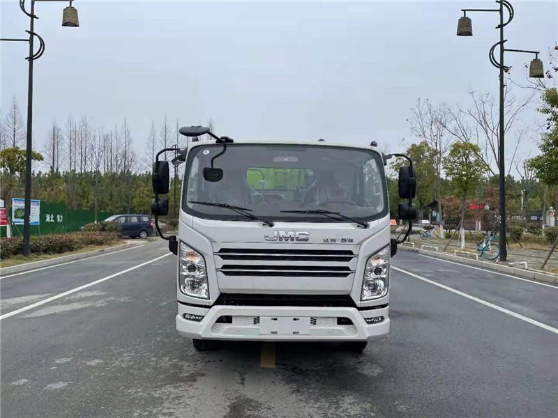 江铃凯锐8方压缩式垃圾车1