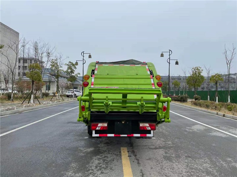 江铃凯锐8方压缩式垃圾车8