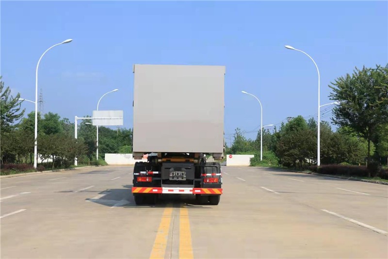东风华神T5勾臂式垃圾车9