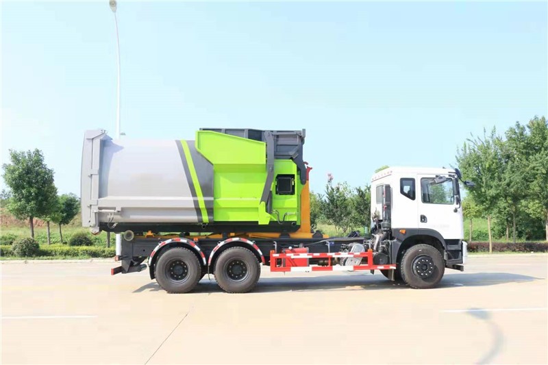 东风华神T5勾臂式垃圾车7