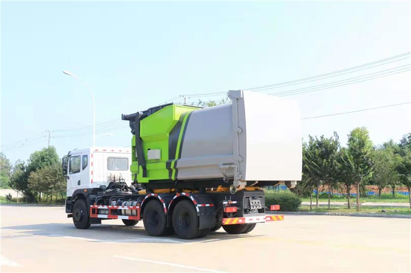 东风华神T5勾臂式垃圾车8