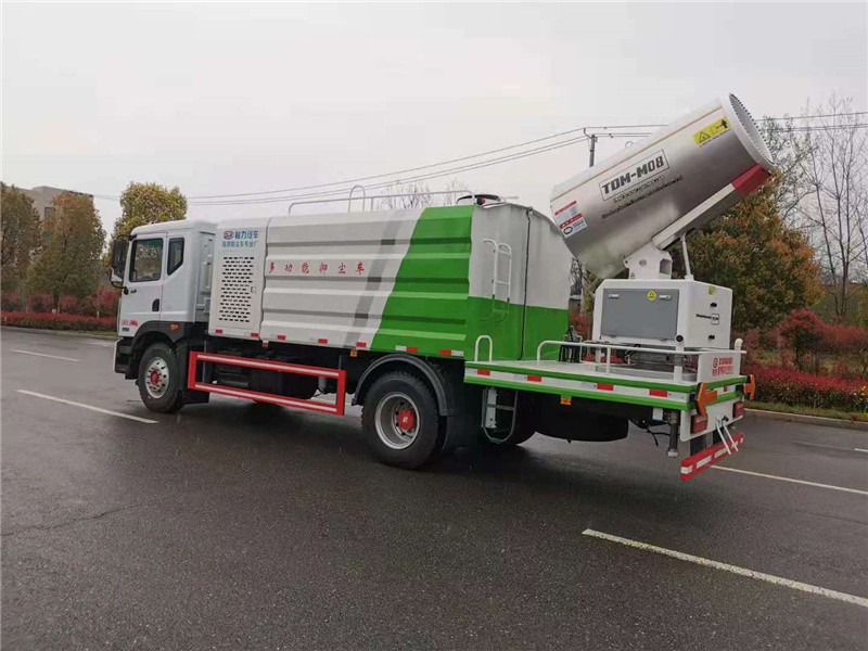 东风多利卡D9抑尘车6