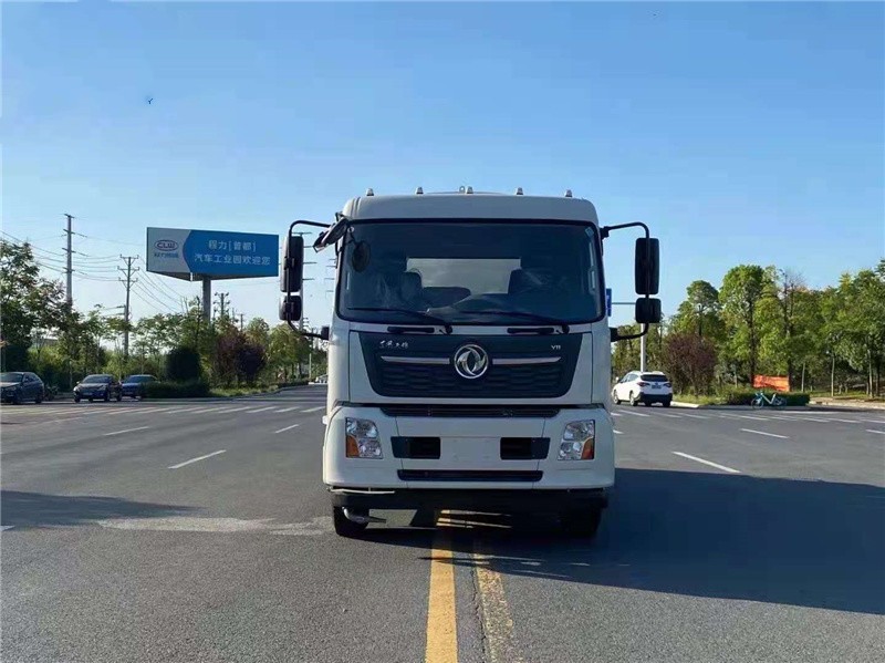 东风天锦抑尘车1