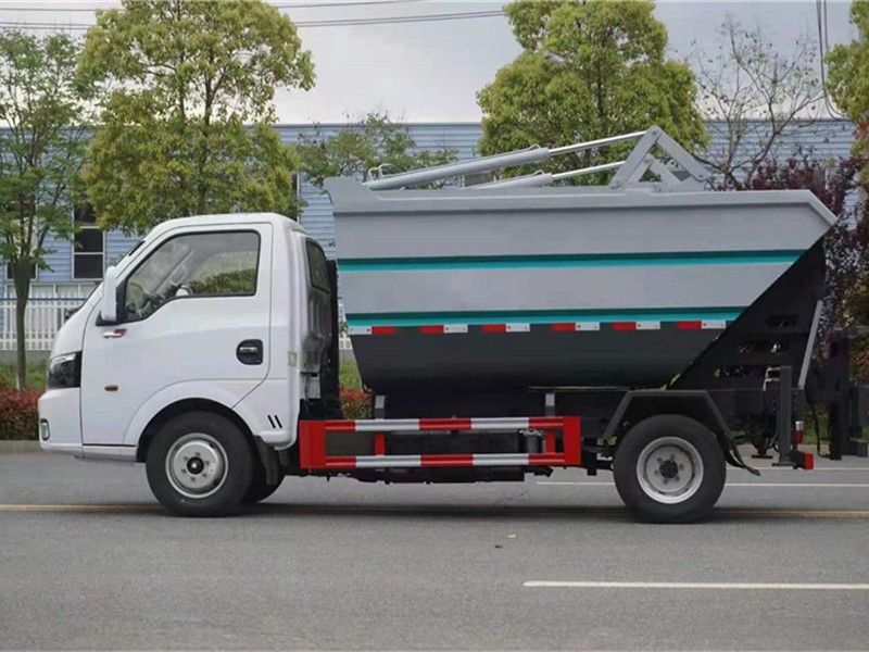 东风途逸自装卸式垃圾车5