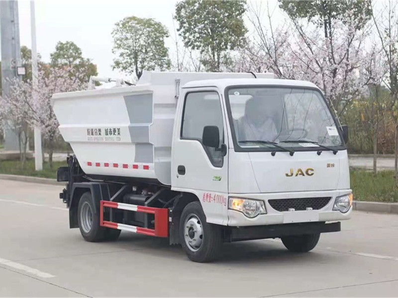 江淮康铃自装卸式垃圾车2