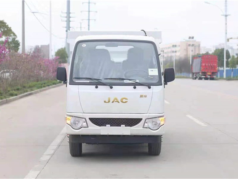 江淮康铃自装卸式垃圾车1