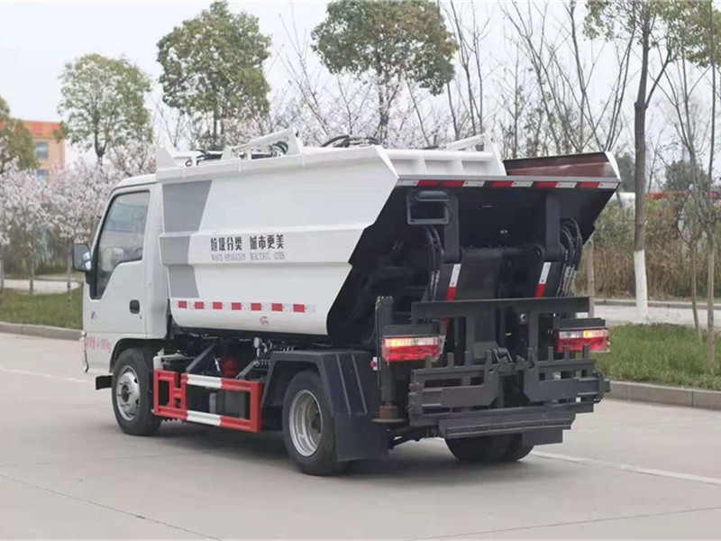 江淮康铃自装卸式垃圾车6