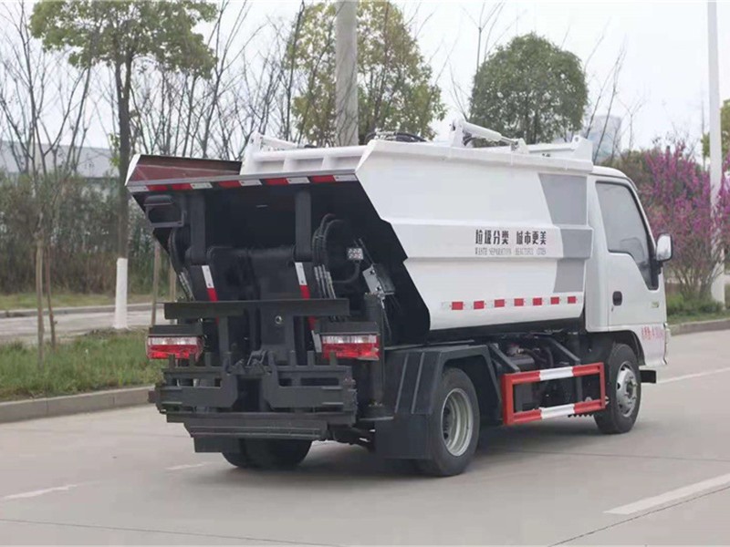 江淮康铃自装卸式垃圾车7