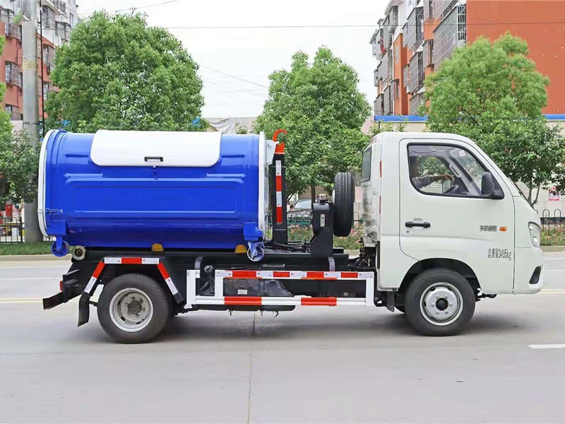 福田祥菱勾臂式垃圾车4