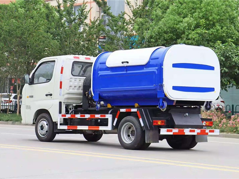 福田祥菱勾臂式垃圾车7