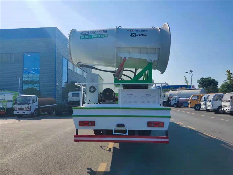 东风专底抑尘车8