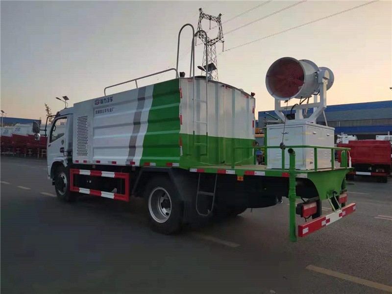 东风福瑞卡抑尘车7