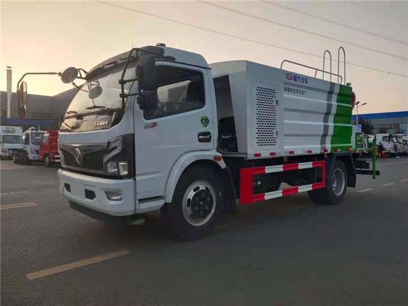 东风福瑞卡抑尘车2