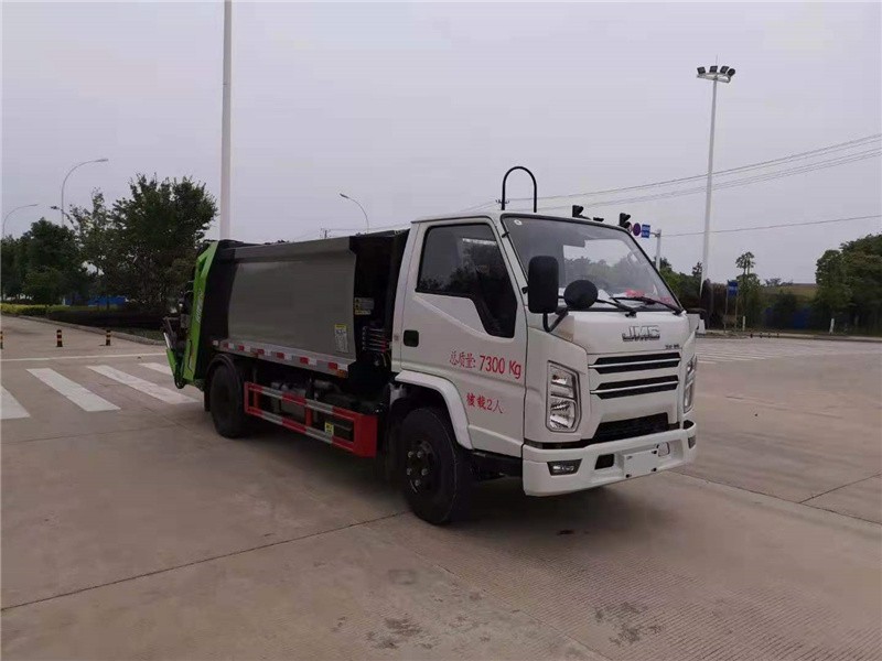 江铃顺达6方压缩式垃圾车3