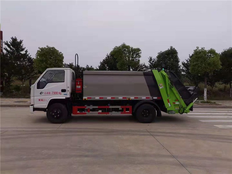 江铃顺达6方压缩式垃圾车5