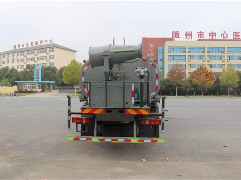 重汽豪瀚抑尘车6