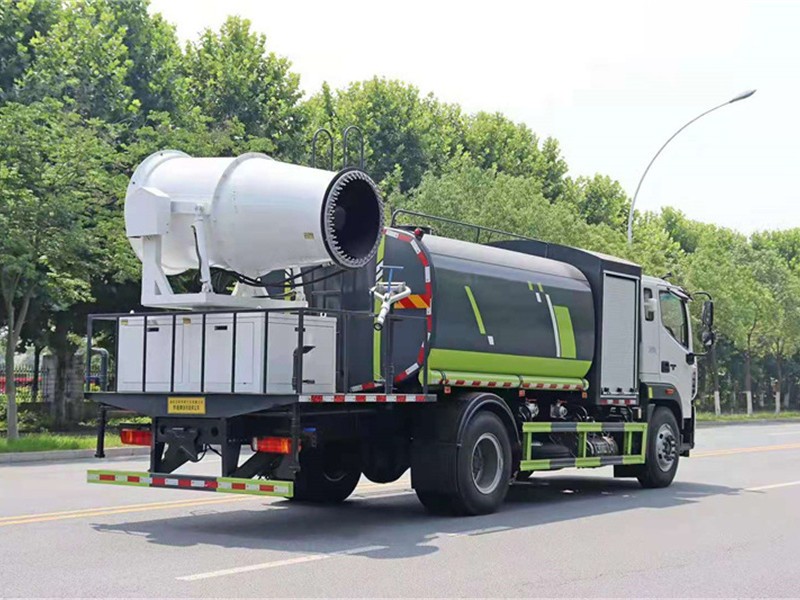 福田欧马可欧航抑尘车7