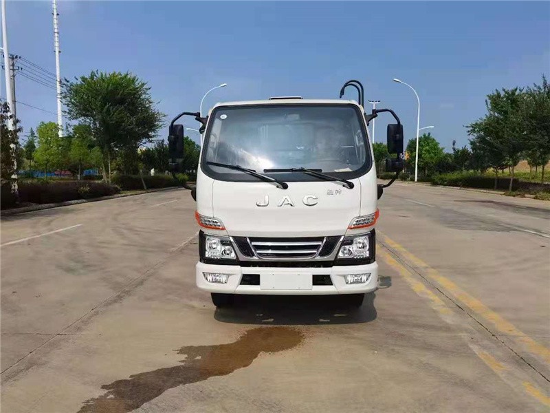 江淮骏铃6方压缩式垃圾车1