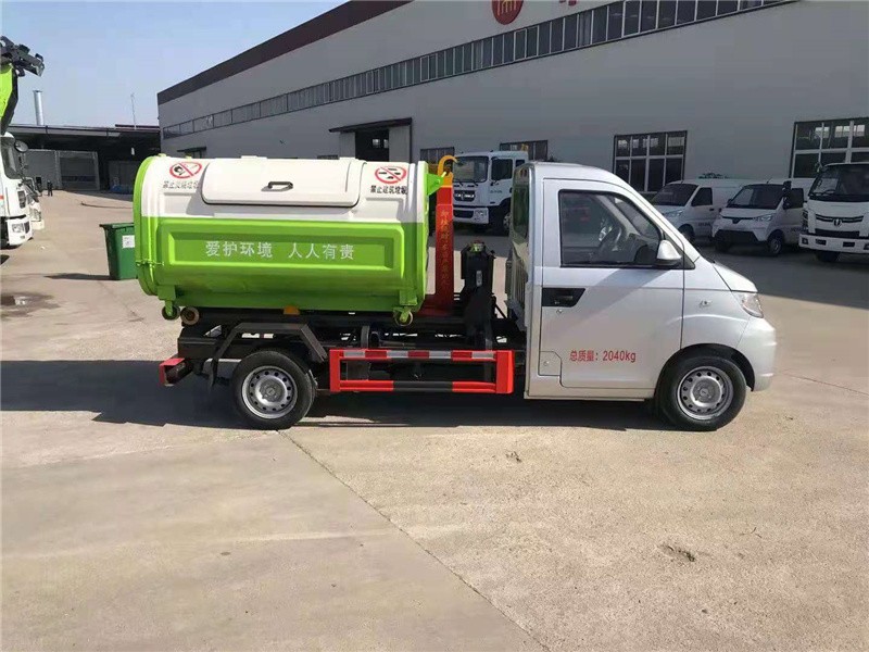 开瑞勾臂式垃圾车4