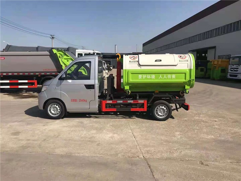 开瑞勾臂式垃圾车5