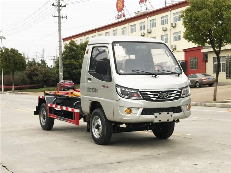 吉利赛菱3方勾臂垃圾车2