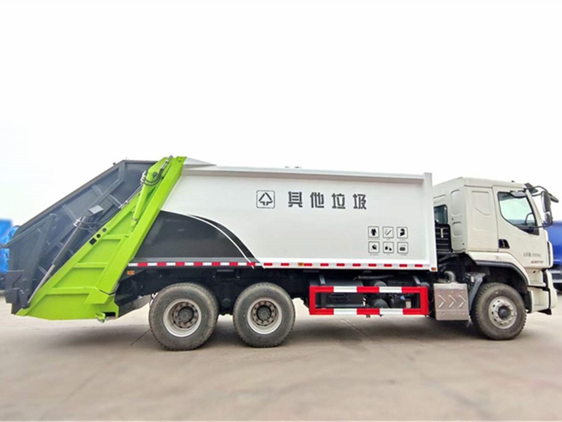 东风柳汽乘龙18方压缩式垃圾车4