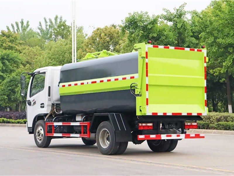 东风多利卡自型‬装卸式垃圾车7