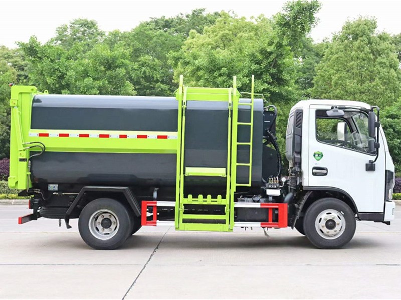 东风多利卡自型‬装卸式垃圾车5