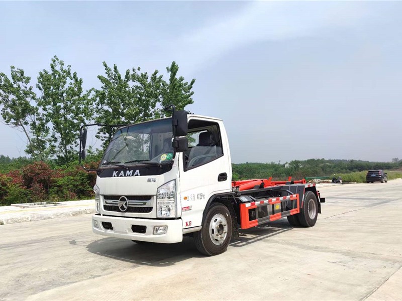 凯马勾臂式垃圾车3