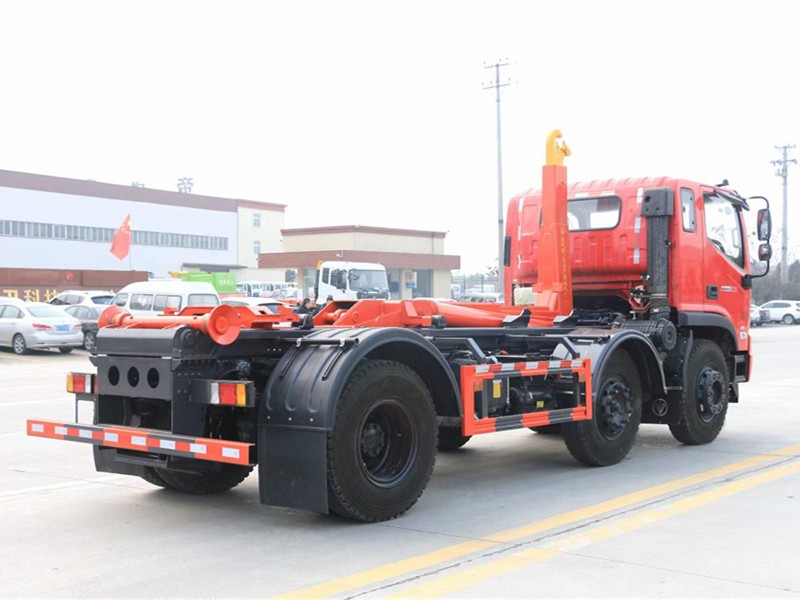 福田瑞沃大金刚勾臂式垃圾车7