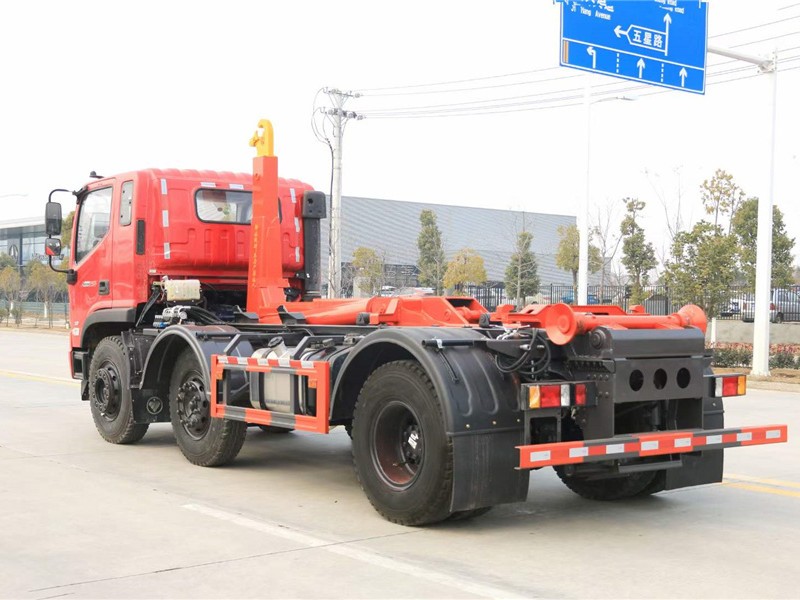 福田瑞沃大金刚勾臂式垃圾车6