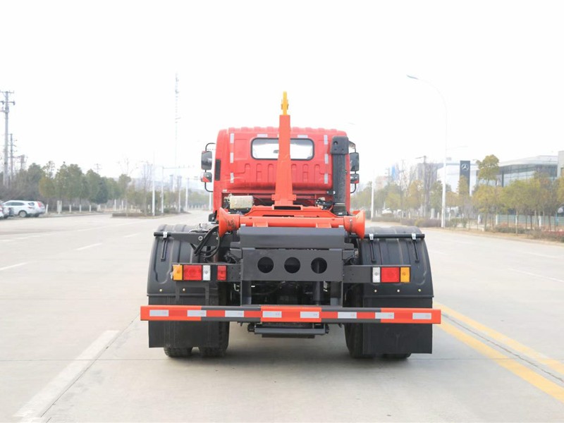 福田瑞沃大金刚勾臂式垃圾车8