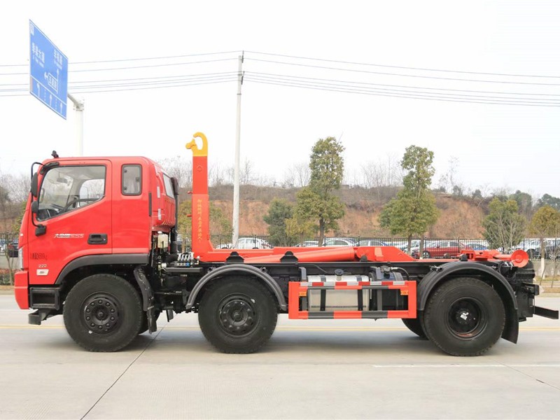 福田瑞沃大金刚勾臂式垃圾车4